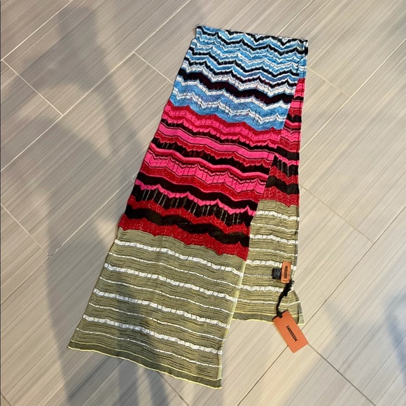 Missoni Viscose Blend Striped Shimmer Scarf. - Picture 3 of 8